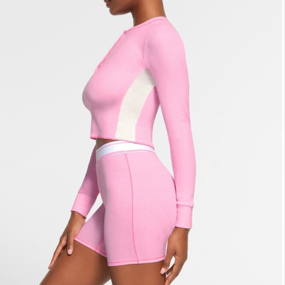 Skims Cotton Rib Long Sleeve Crop Henley | Bubble Gum Multi